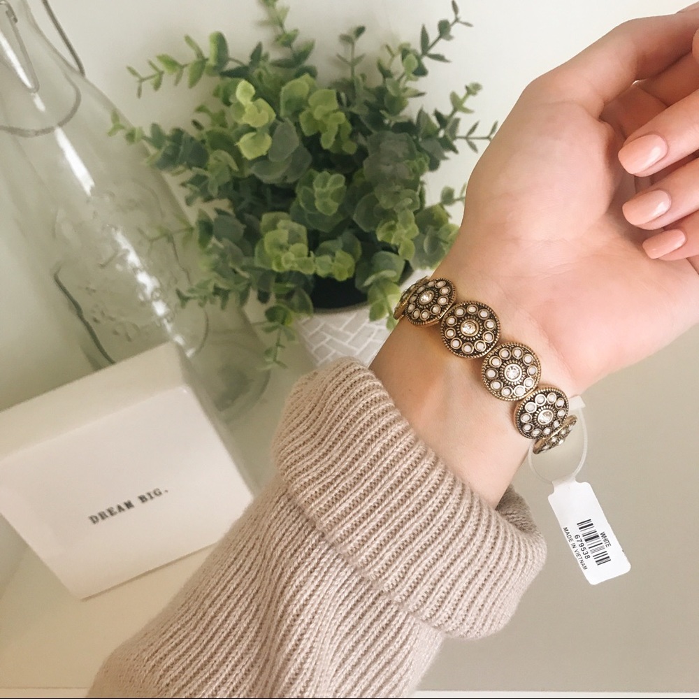 Accent bracelet